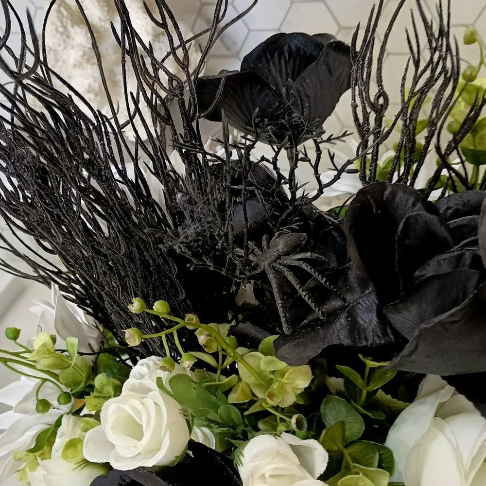 NEW! SPOOKY GLAM FLORAL ARRANGEMENT DECOR